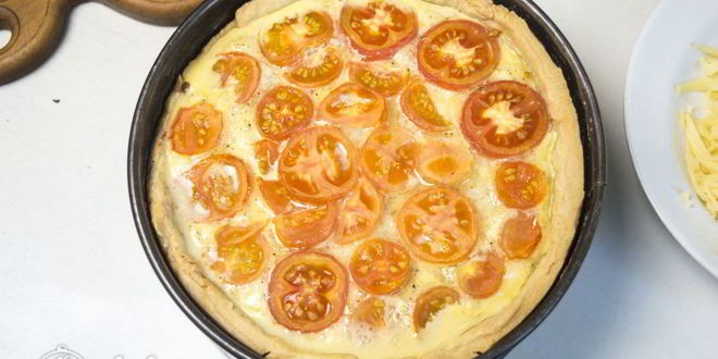 Рецепт открытого пирога с курицей и овощами