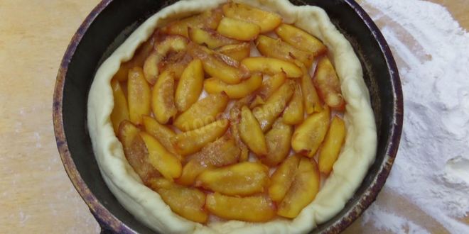 Рецепт персикового пирога на дрожжевом тесте