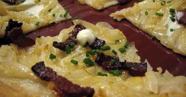 Рецепт Пирога с беконом и луком