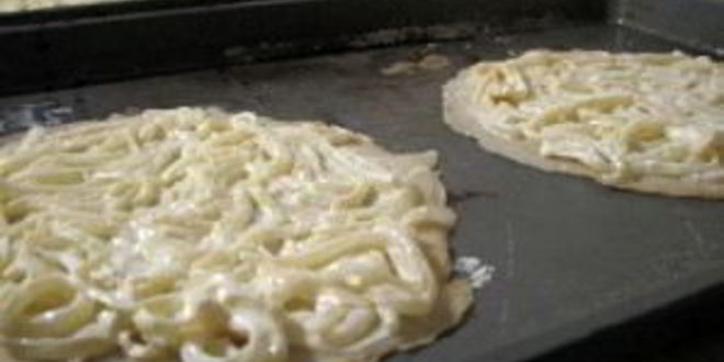 Рецепт пирога с беконом и луком