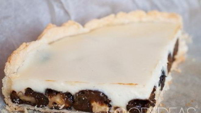 Рецепт пирога с черносливом и сметаной