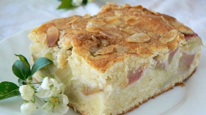 Рецепт пирога с ревенем и миндалем