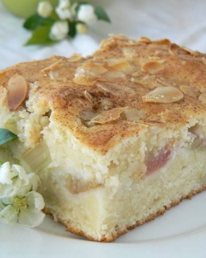 Рецепт пирога с ревенем и миндалем