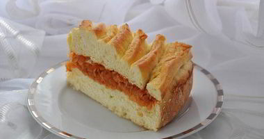 Рецепт Пирога с тушеной в томате капустой