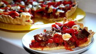 Рецепт Пирога с вялеными томатами, печеным перцем и ромштексом