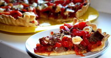 Рецепт Пирога с вялеными томатами, печеным перцем и ромштексом