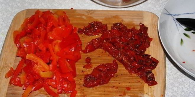 Рецепт пирога с вялеными томатами, печеным перцем и ромштексом