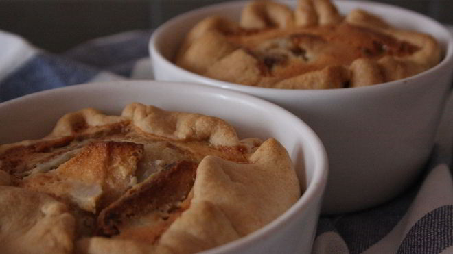 Рецепт цветаевского яблочного пирога на песочном тесте со сливочым кремом