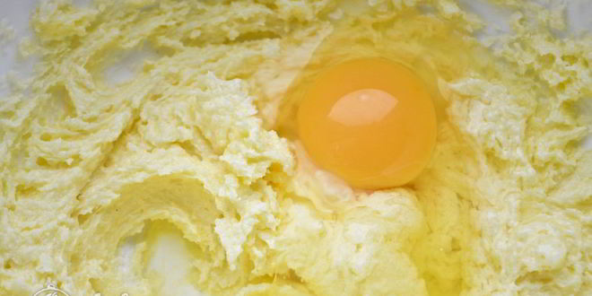 Рецепт творожного пирога с персиками