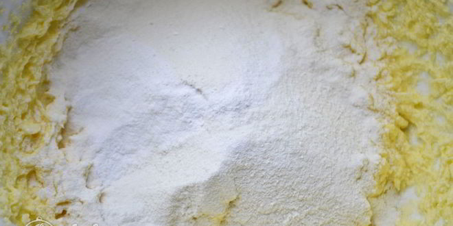 Рецепт творожного пирога с персиками