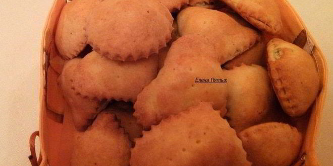 Рецепт Мини-пирожков из творожного теста с сырно-куриной начинкой