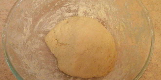 Рецепт мини-пирожков из творожного теста с сырно-куриной начинкой