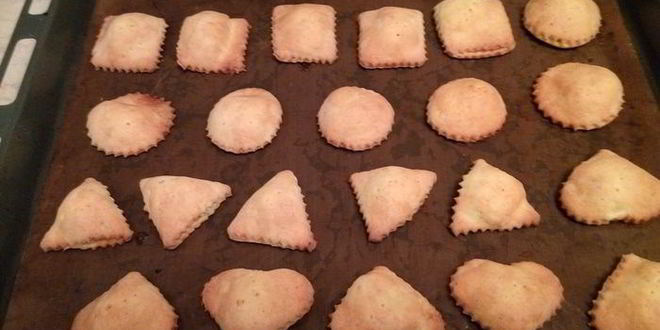 Рецепт мини-пирожков из творожного теста с сырно-куриной начинкой