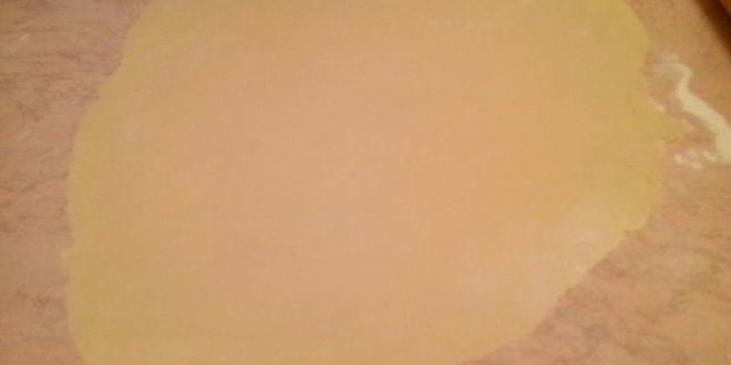 Рецепт мини-пирожков из творожного теста с сырно-куриной начинкой