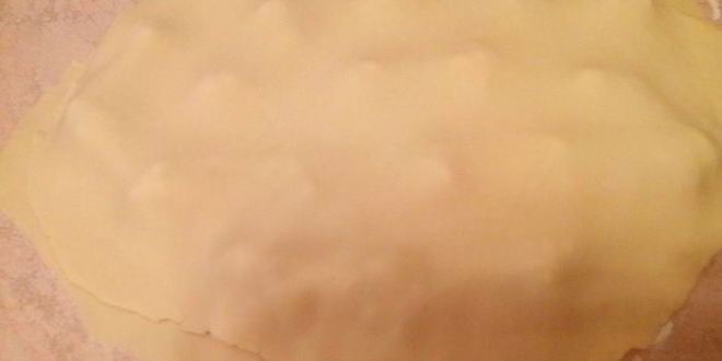 Рецепт мини-пирожков из творожного теста с сырно-куриной начинкой