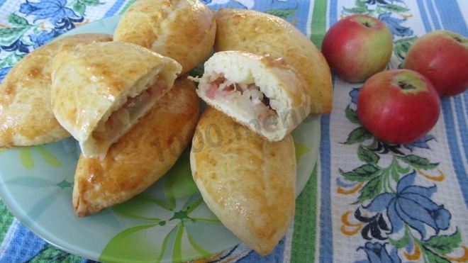 Рецепт пирожков из бездрожжевого теста с яблочной начинкой