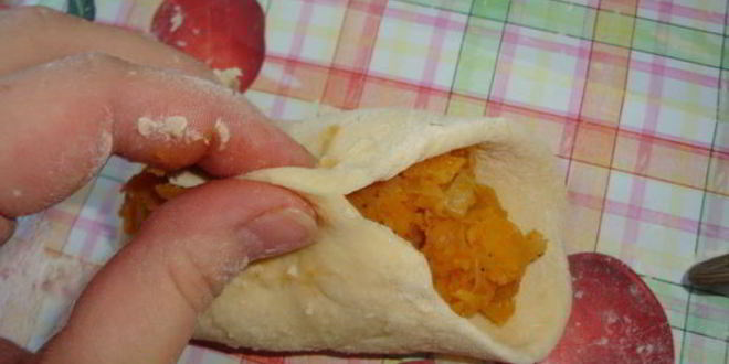 Рецепт пирожков на дрожжевом тесте с картошкой и капустой