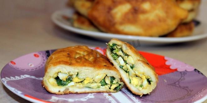 Рецепт Пирожков на кефире с зеленым луком и яйцом