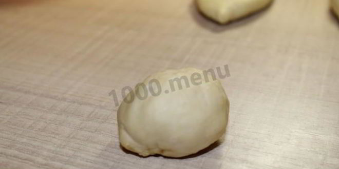 Рецепт пирожков на кефире с зеленым луком и яйцом