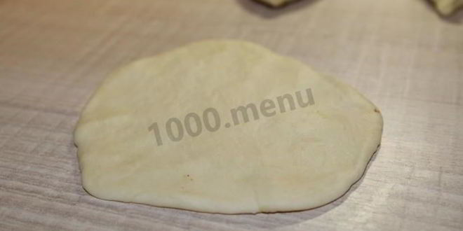 Рецепт пирожков на кефире с зеленым луком и яйцом