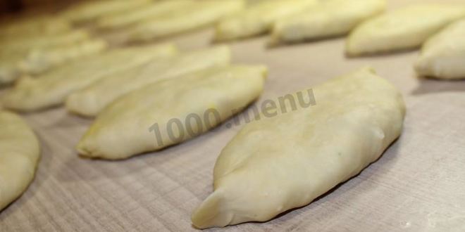 Рецепт пирожков на кефире с зеленым луком и яйцом