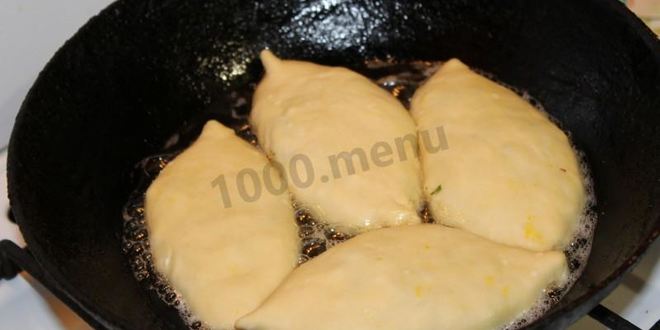 Рецепт пирожков на кефире с зеленым луком и яйцом