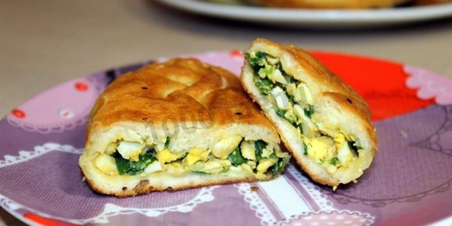 Рецепт пирожков на кефире с зеленым луком и яйцом