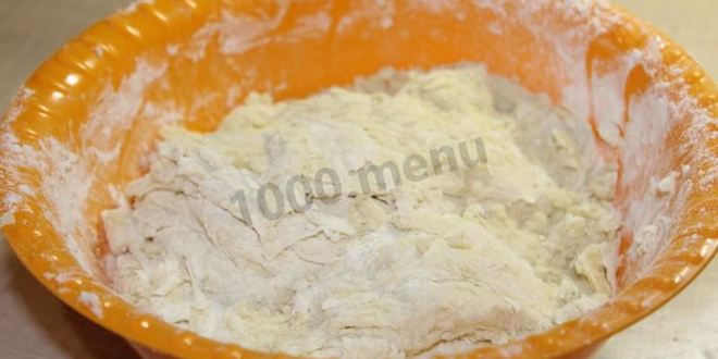 Рецепт пирожков на кефире с зеленым луком и яйцом