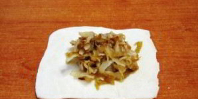 Рецепт пирожков с капустой из слоеного теста