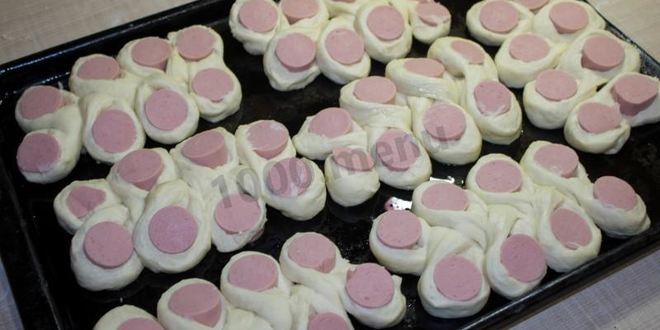 Рецепт пирожков с сосиской в духовке гусеницы