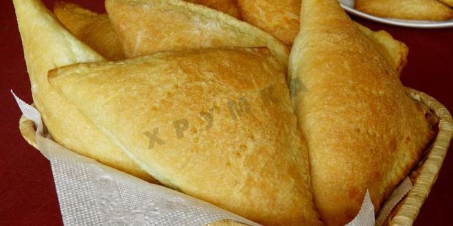 Рецепт слоеных пирожков с яйцом и зеленым луком в духовке