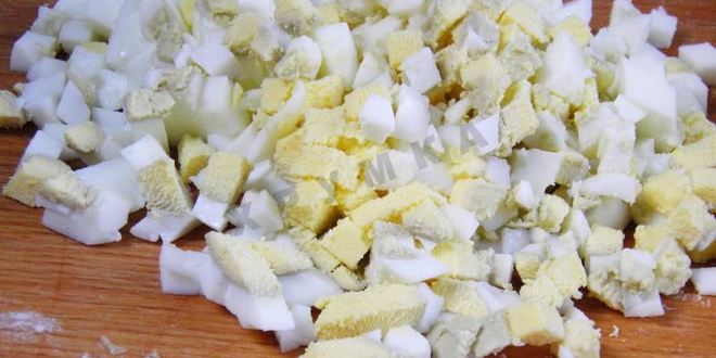 Рецепт слоеных пирожков с яйцом и зеленым луком в духовке