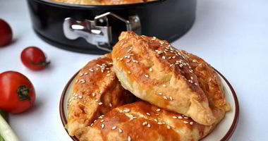 Рецепт Слоеных пирожков закусочных, с куицей и пермезаном