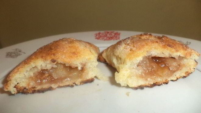 Рецепт творожных пирожков с яблоками и корицей