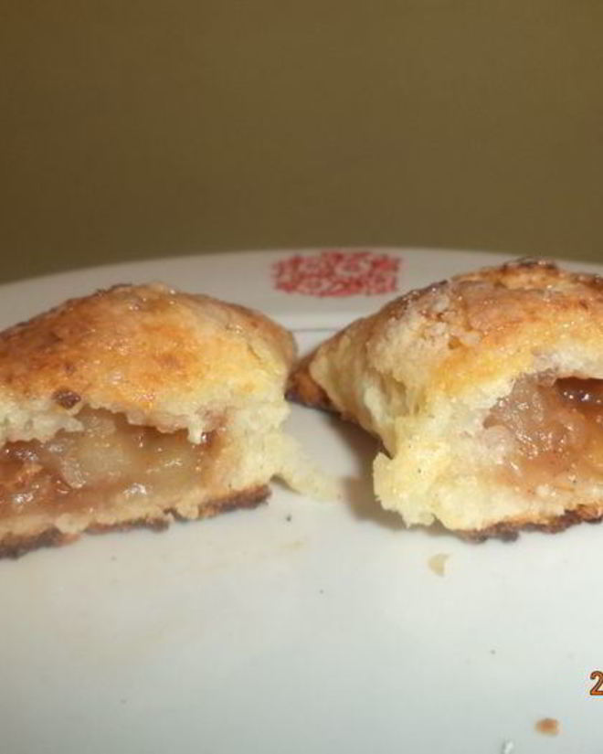 Рецепт творожных пирожков с яблоками и корицей