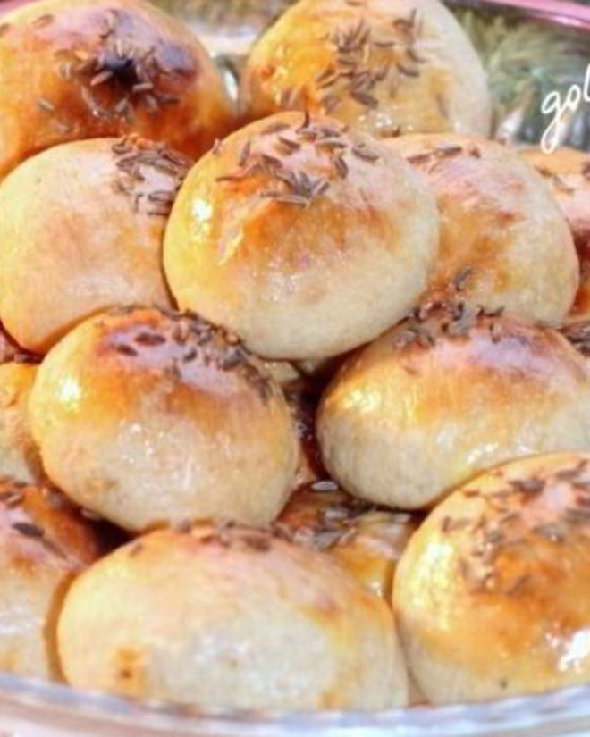 Рецепт закусочных пирожков-булочек с вялеными помидорами