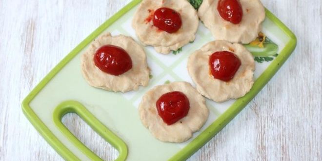 Рецепт закусочных пирожков-булочек с вялеными помидорами