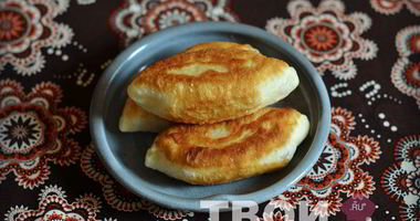 Рецепт Жареных пирожков с луком и яйцом