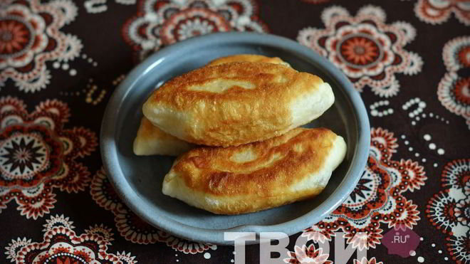 Рецепт жареных пирожков с луком и яйцом