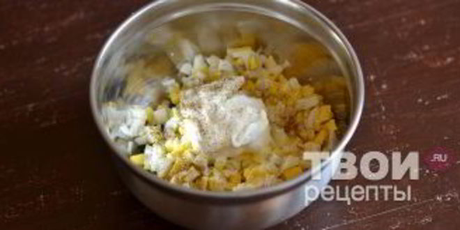 Рецепт жареных пирожков с луком и яйцом