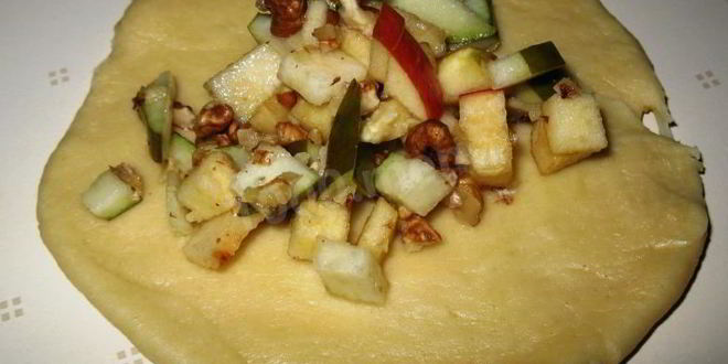 Рецепт жареных пирожков с яблоками на сковороде