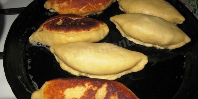 Рецепт жареных пирожков с яблоками на сковороде