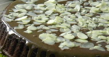 Рецепт Брауни с апельсином в миндальных хлопьях