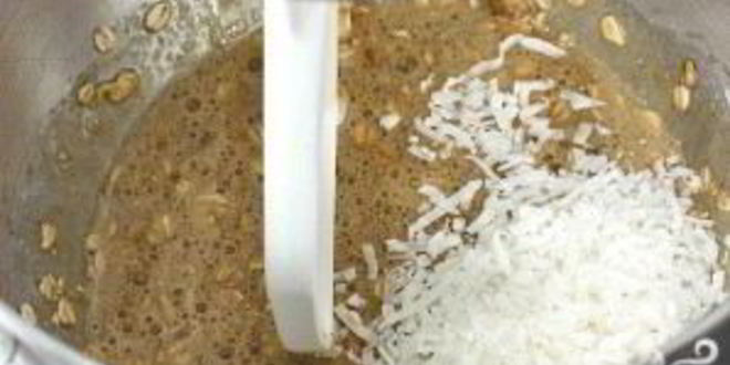 Рецепт овсяных пирожных с орехами и изюмом