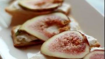 Рецепт Пирожного из слоеного теста с маскарпоне и инжиром