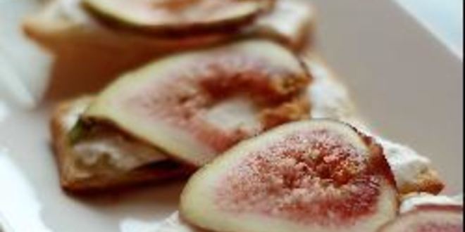 Рецепт Пирожного из слоеного теста с маскарпоне и инжиром