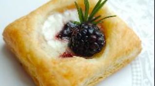 Рецепт Пирожного из слоеного теста со сливочным сыром