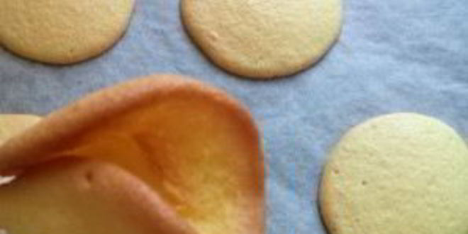 Рецепт пирожных лепестков с кремом