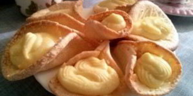 Рецепт пирожных лепестков с кремом