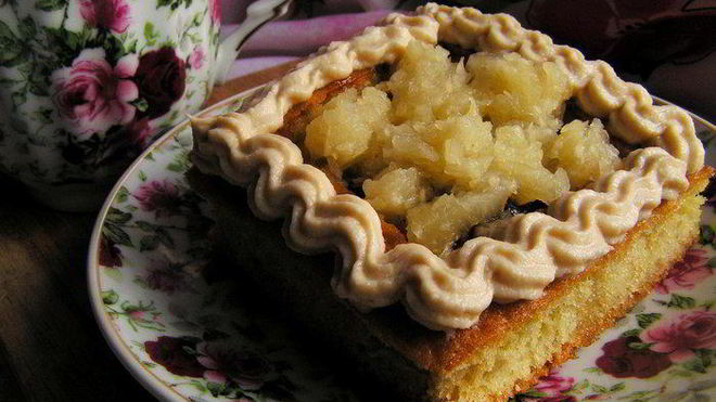 Рецепт пирожных с финиками, ананасом и творожным кремом